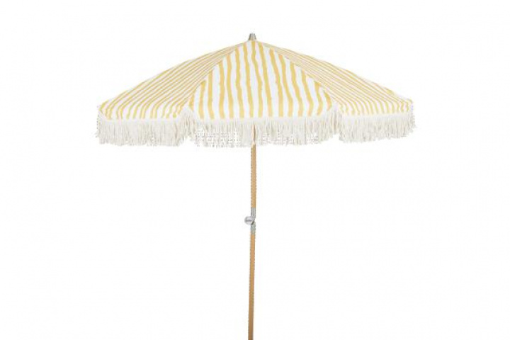 Gatsby Parasol vipperbar Ø 1,8 m - Natur/gul -hvid stribet i gruppen Udendørs møbler / Solbeskyttelse / Parasoller hos Sommarboden i Höllviken AB (1410-9)