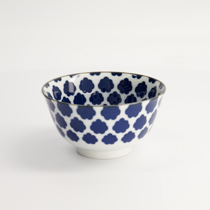 Kumo Bowl Ø 12,8 H6,5 cm - blå/hvid i gruppen Indretning / Køkken & Dækning / Fedt, tallerkener & skåle hos Sommarboden i Höllviken AB (17763-TD)