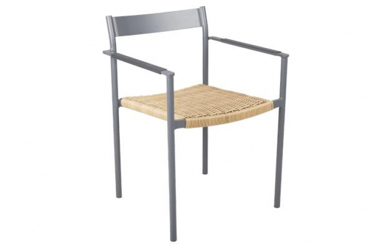 DK Frame Chair - Anthracite/Nature i gruppen Udendørs møbler / Stole & Havestole / Stole med armlæn hos Sommarboden i Höllviken AB (2471-73)