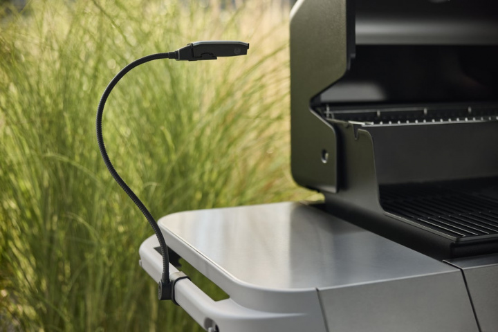 Weber Works flex lampe snap on i gruppen Grill / Grillredskaber og madlavning hos Sommarboden i Höllviken AB (3400518)