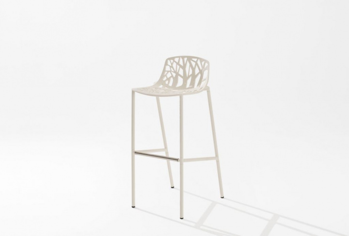 Skov barstol låg sh 65 cm låg ryg - hvid i gruppen Udendørs møbler / Materiale / Aluminiummøbler / Stole - Aluminiumsmøbler hos Sommarboden i Höllviken AB (6805-1)