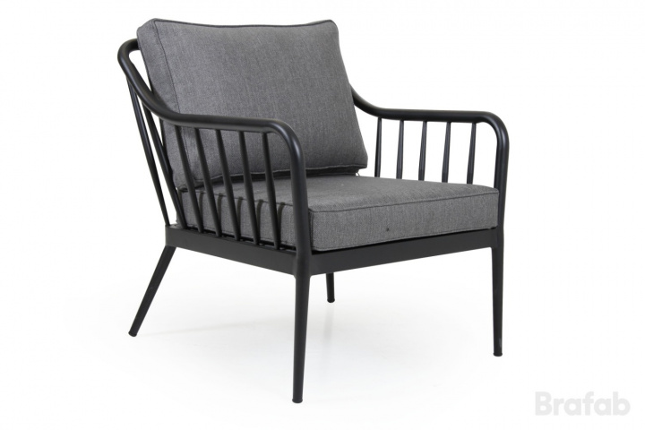 Coleville lænestol - sort med grå pude i gruppen Udendørs møbler / Materiale / Aluminiummøbler hos Sommarboden i Höllviken AB (6911-8-7)
