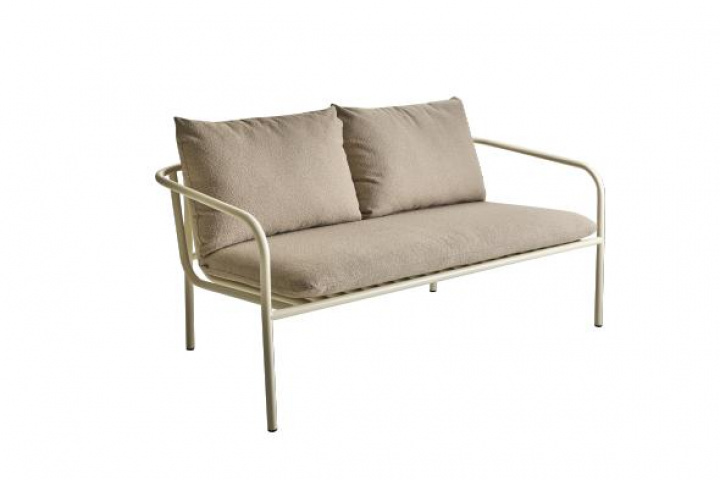 Bendt 2-personers sofa - perlehvid/bamsebeige hynde i gruppen Udendørs møbler / Loungemøbler / Loungemoduler / 2-sæders sofa - loungemoduler hos Sommarboden i Höllviken AB (6915-58-284)