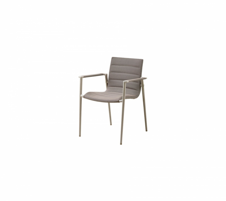 Core stol m/armstöd stapelbar - taupe i gruppen Udendørs møbler / Stole & Havestole / Stole med armlæn hos Sommarboden i Höllviken AB (8434AITT)