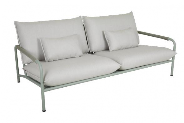 Lerberget 2.5 sædersofa - dusty green/ash pudde i gruppen Udendørs møbler / Materiale / Aluminiummøbler / Loungemøbler - Aluminiummøbler hos Sommarboden i Höllviken AB (8642-32-710)