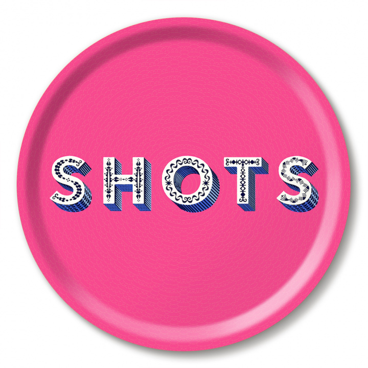 Shots bakke Ø 31 cm - bright pink i gruppen Indretning / Køkken & Dækning / Brickor og grydeunderlag hos Sommarboden i Höllviken AB (AB0031-755)