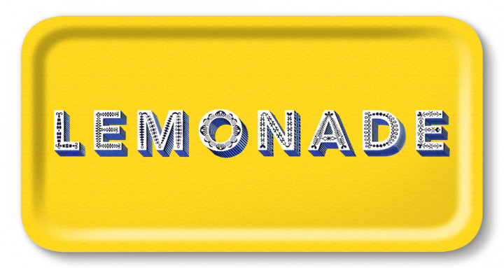 Lemonade bakke 43x22 cm - yellow i gruppen Indretning / Køkken & Dækning / Brickor og grydeunderlag hos Sommarboden i Höllviken AB (AB4322-431)