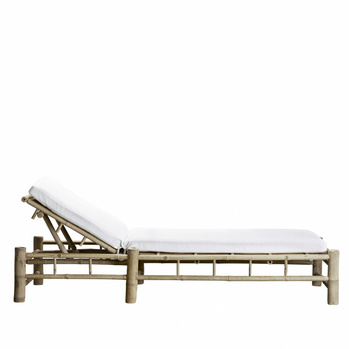 Solstenge bambus, enkel med hvid pude i gruppen Udendørs møbler / Slap af / Solvogne og mistede senge hos Sommarboden i Höllviken AB (BAMBED-WH)