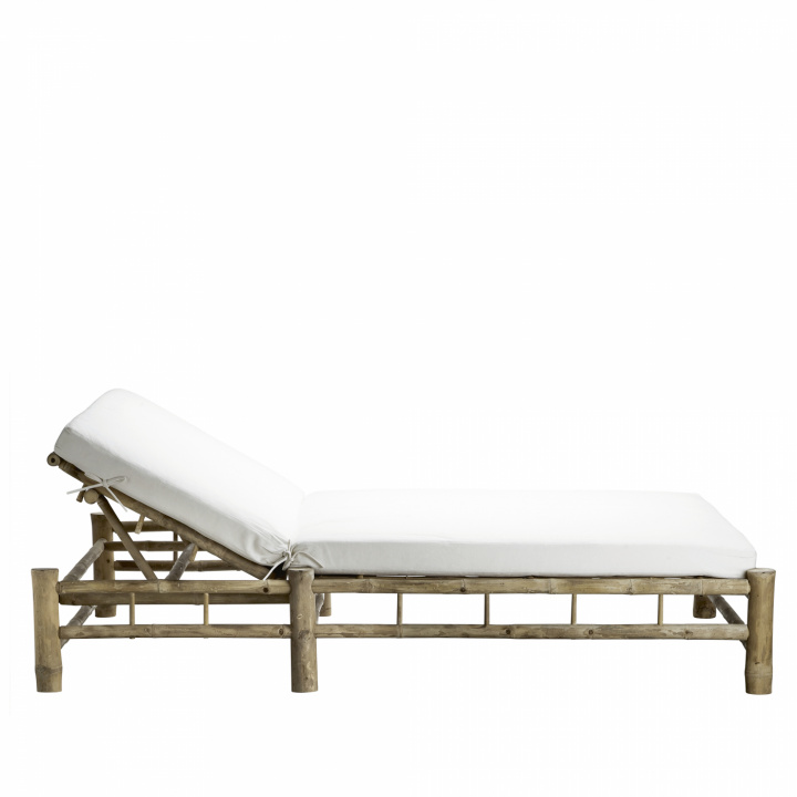 Solbed bambus, dobbelt med hvid pude i gruppen Udendørs møbler / Slap af / Solvogne og mistede senge hos Sommarboden i Höllviken AB (BAMBED160-WH)