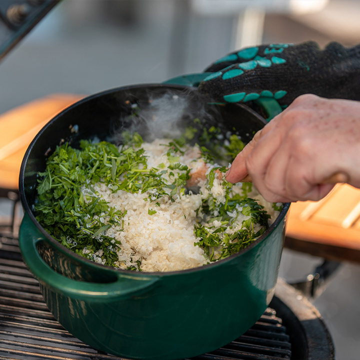 Green Dutch Oven Round / støbejernsgryde i gruppen Grill / Grillar / Keramiske griller / Tilbehør til Big Green Egg hos Sommarboden i Höllviken AB (BGE-117045)