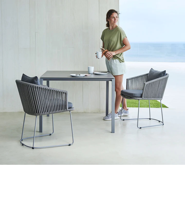 Pure spisebord 100x100 cm - Flere farver i gruppen Udendørs møbler / Bord / Cafébord hos Sommarboden i Höllviken AB (Pure-matbord-100x100cm)