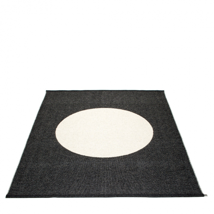 Vera One tæppe - sort/vanilje 180x230 cm i gruppen Indretning / Tekstiler / Tæpper hos Sommarboden i Höllviken AB (VEX1823)