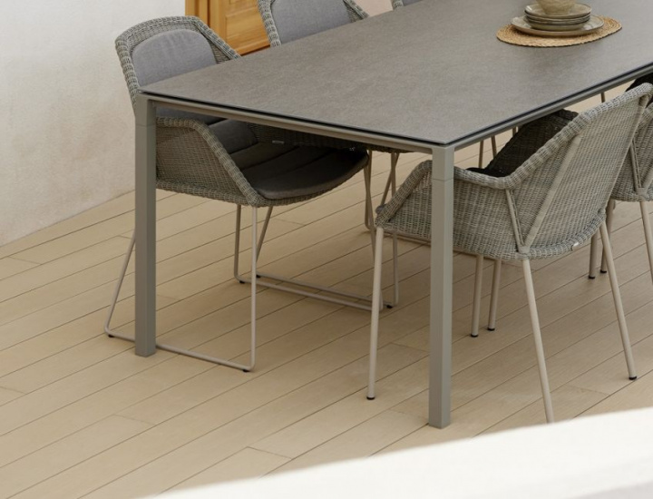 Pure spisebord 100x100 cm - taupe/flere bordsplader i gruppen Udendørs møbler / Bord / Spisebord hos Sommarboden i Höllviken AB (pure100x100-taupe)